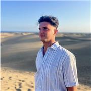 Profesor de Educación Primaria que le gusta enseñar todas la materias , responsable, profesional y trabajador.